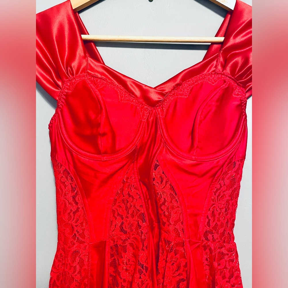 Guess Scarlet Lace Evening Dress - Picture 2 of 6
